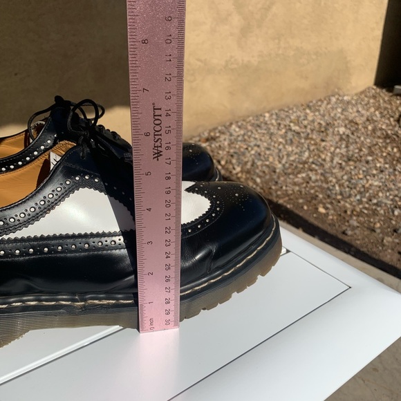Vintage Dr. Martens black white leather wingtip Brogue Oxfords size 11 - Picture 9 of 16